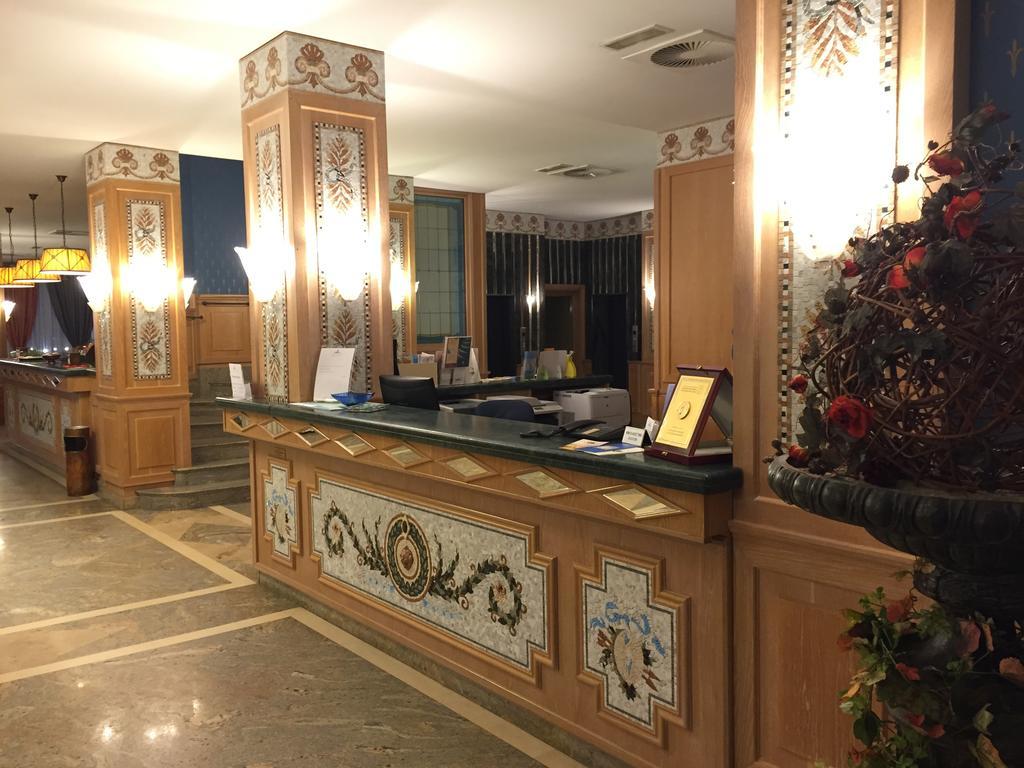 Hotel Promenade Монтезільвано Екстер'єр фото